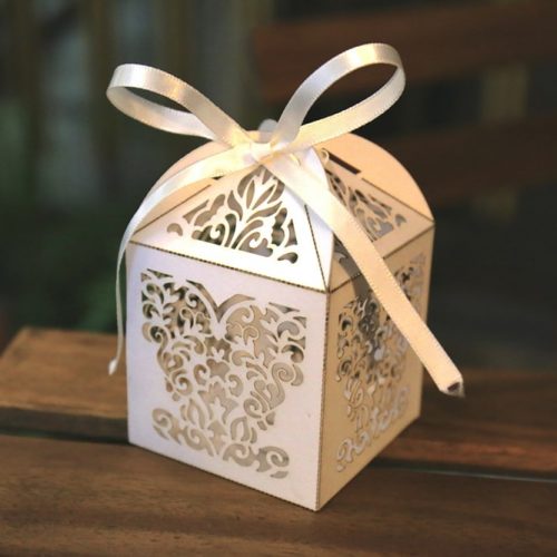 Beambox seče deblji materijal sa čistim ivicama